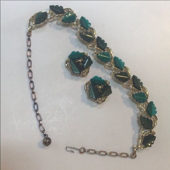 Vintage Emerald Green & Gold Necklace Set | Matching Clip-On Earrings - Picture 1 of 7